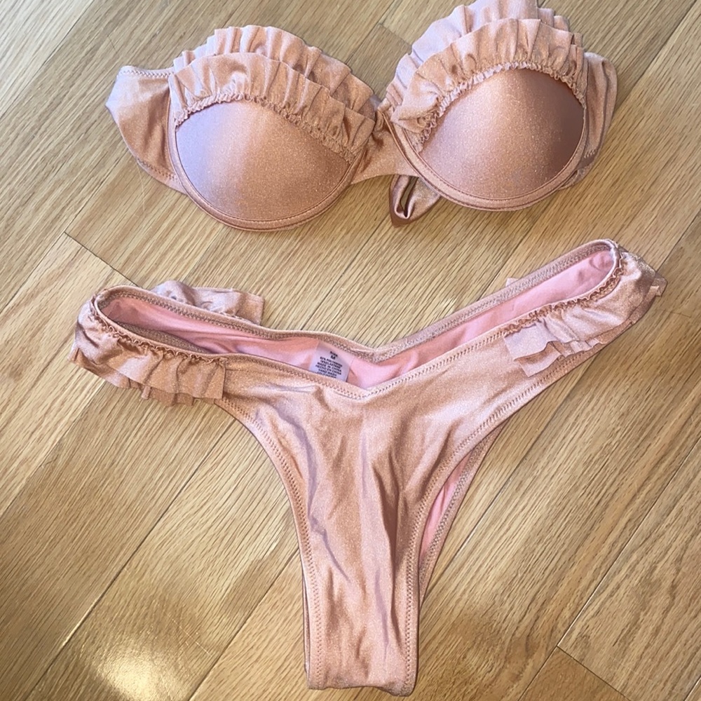Gorgeous boutique mermaid swim bikini set with ruffles size M NWOT